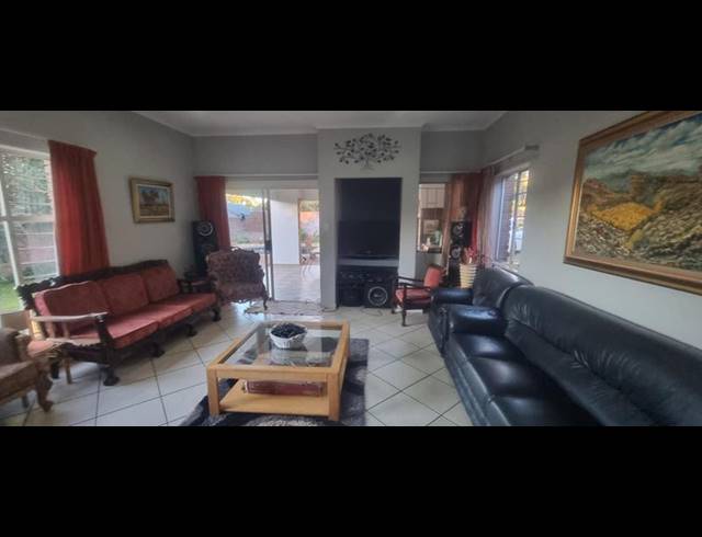 5 BEDROOM HOUSE FOR SALE IN ELDORAIGNE